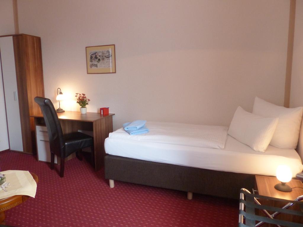 Hotel Friedchen Mit Eigener Fleischerei Artern Habitación foto