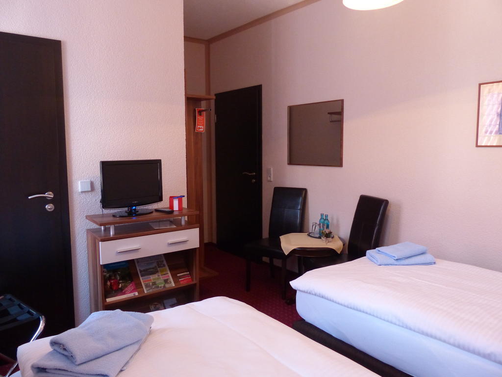 Hotel Friedchen Mit Eigener Fleischerei Artern Habitación foto
