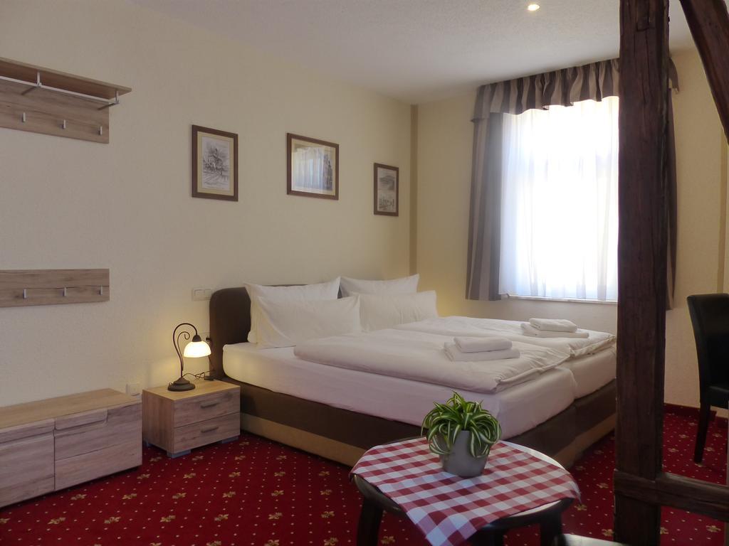 Hotel Friedchen Mit Eigener Fleischerei Artern Exterior foto