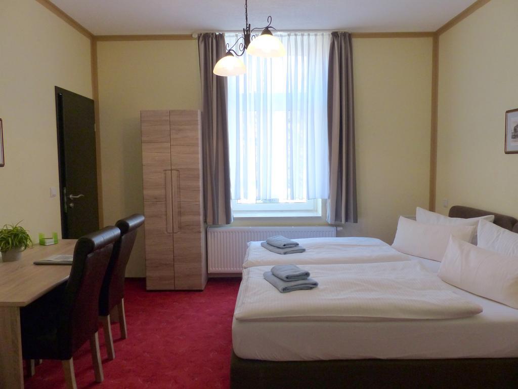 Hotel Friedchen Mit Eigener Fleischerei Artern Exterior foto