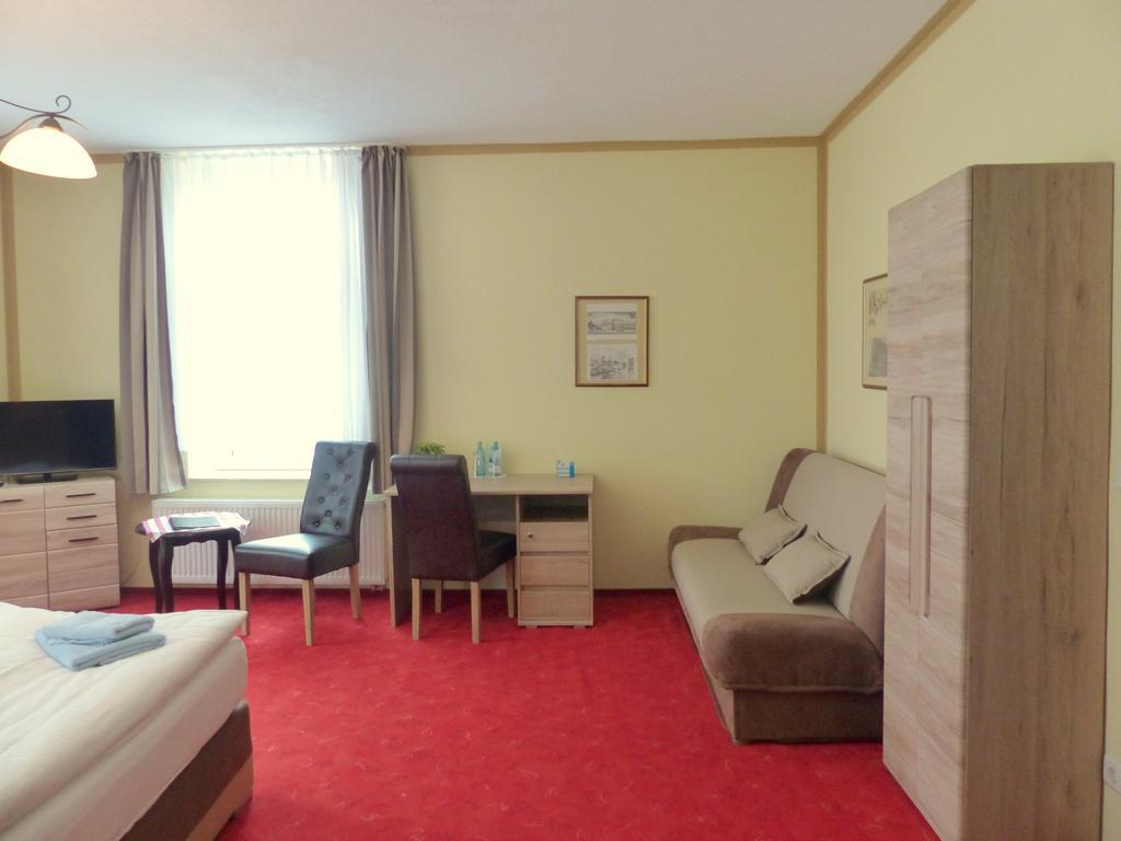 Hotel Friedchen Mit Eigener Fleischerei Artern Exterior foto